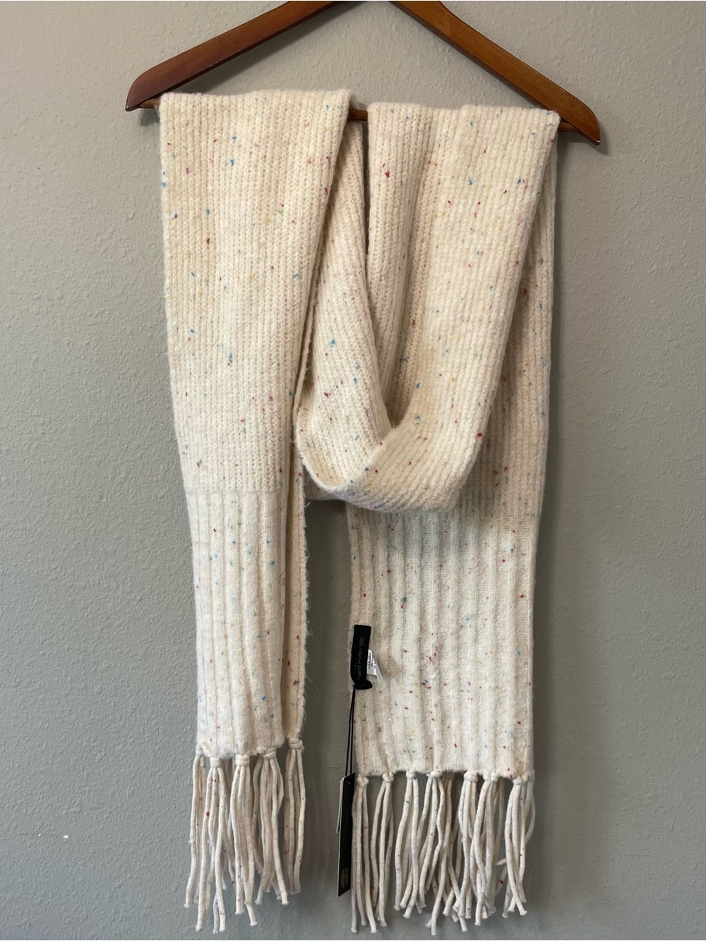 NWT House of Harlow 1960 Speckled Ribbed Knit Fringe Scarf in Cream/Oatmeal
